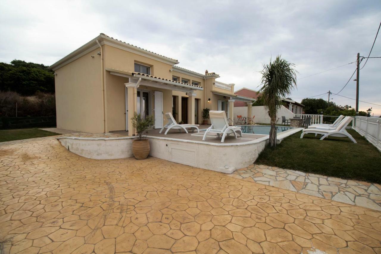 Villa De La Mer Agios Stefanos Avliotes  Buitenkant foto